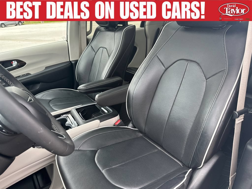 Used 2023 Chrysler Pacifica Limited w/ Uconnect Theater Family Group AWD/4WD image 11