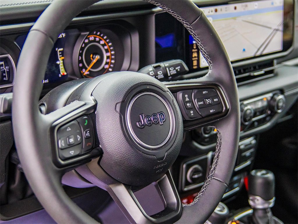 Used 2025 Jeep Wrangler Unlimited Rubicon image 33