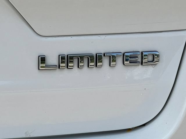 Used 2023 Jeep Grand Cherokee Limited AWD/4WD image 8