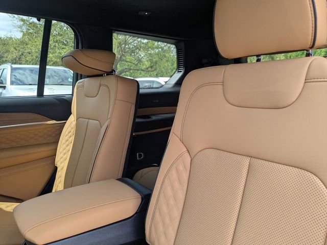 New 2026 Jeep Grand Cherokee L Summit w/ Rear Seat Video Group I image 28