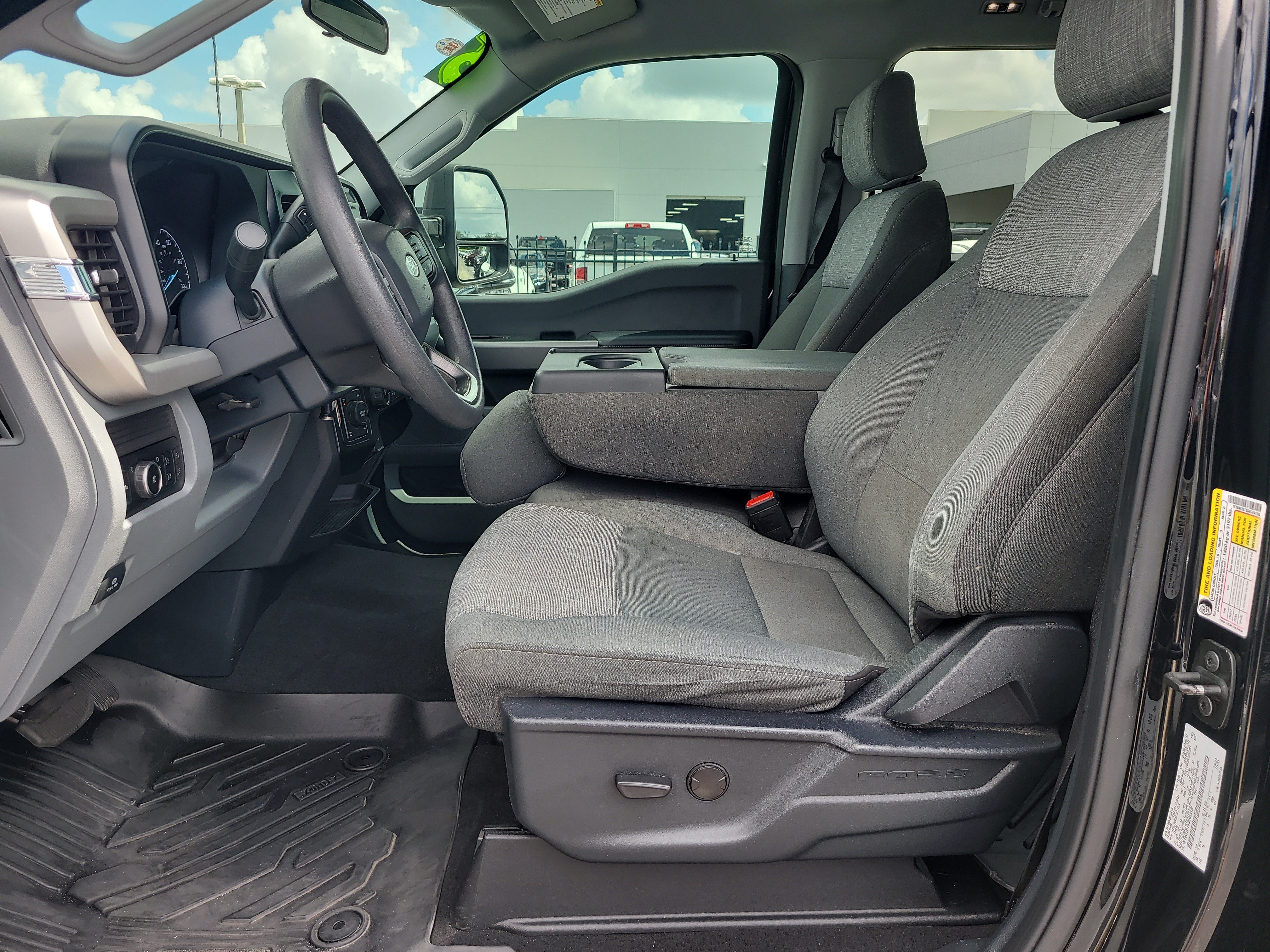 Used 2025 Ford F250 XLT w/ 360-Degree Camera Package AWD/4WD image 17