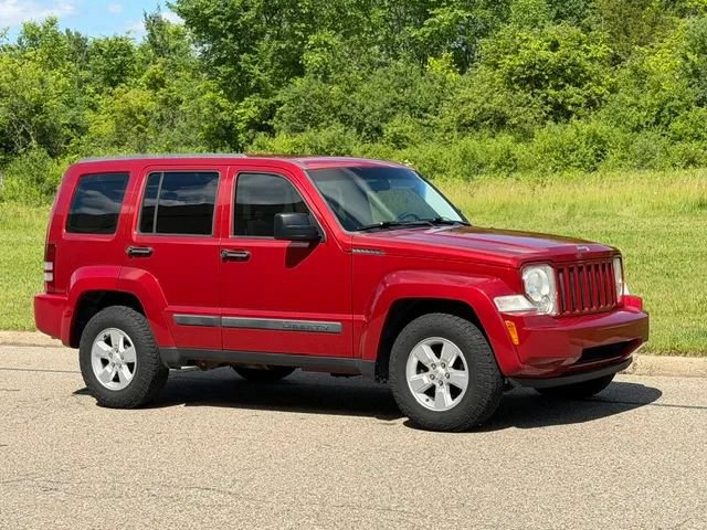 Used 2009 Jeep Liberty Sport AWD/4WD image 28
