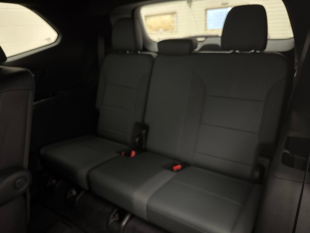 Used 2025 GMC Acadia AT4 w/ LPO, Floor Liner Package AWD/4WD image 57