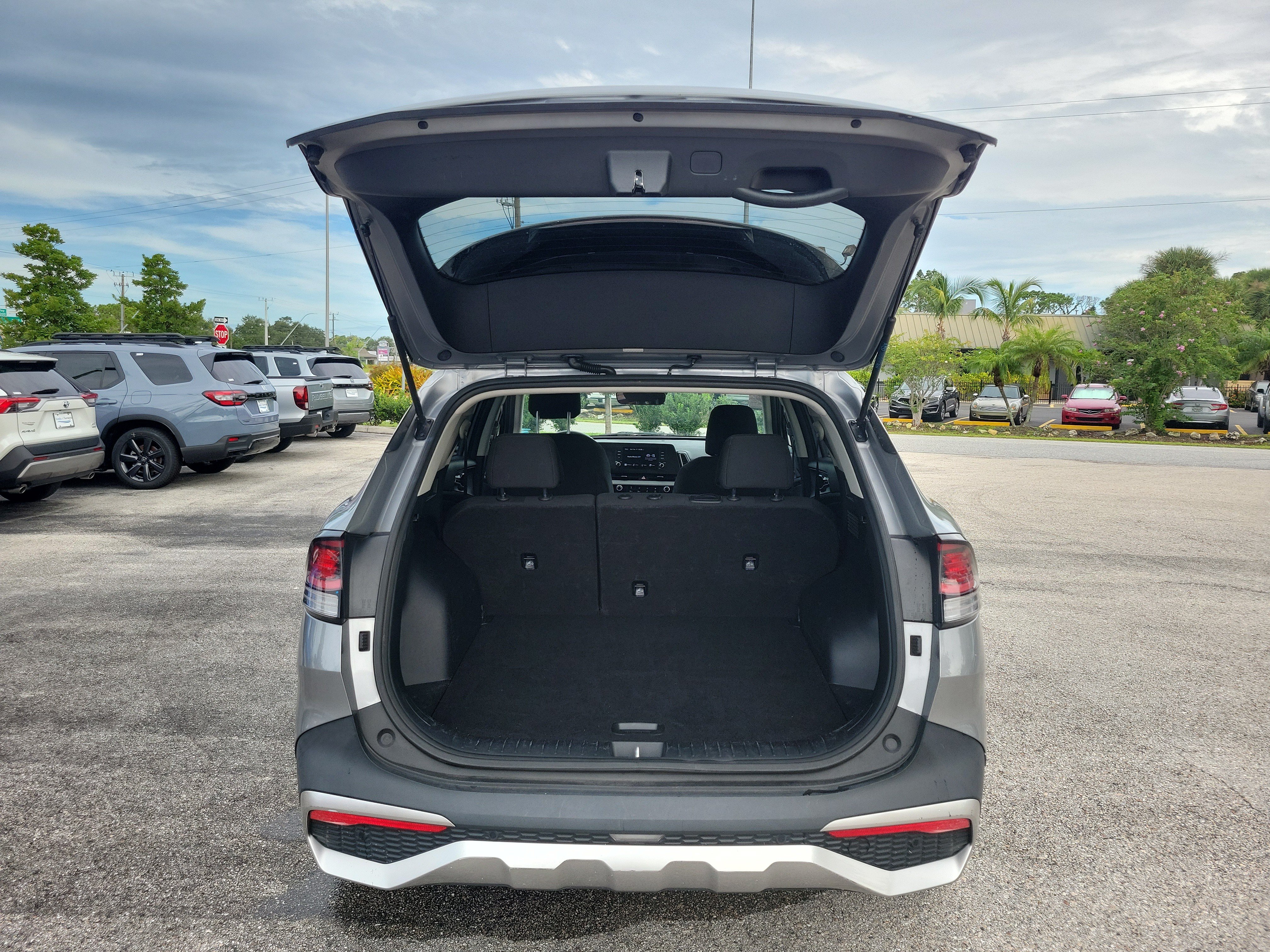 Used 2023 Kia Sportage LX FWD image 12