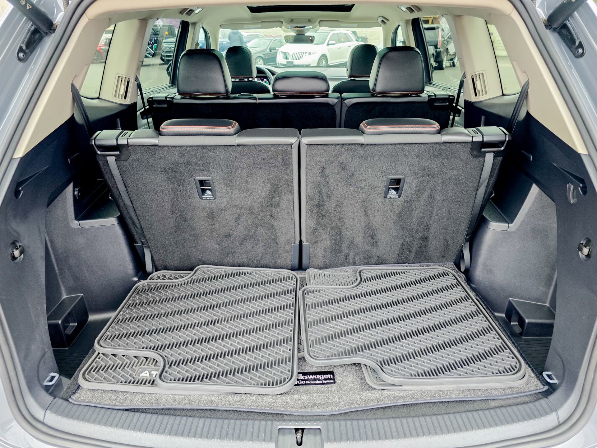 Used 2024 Volkswagen Atlas Peak Edition SE image 47