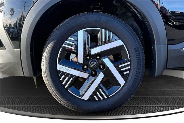 New 2026 Nissan Kicks SV FWD image 11