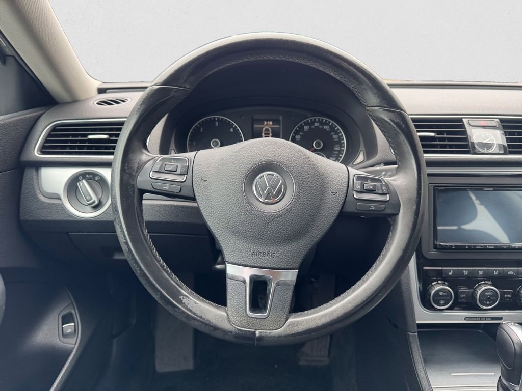 Used 2012 Volkswagen Passat TDI SE image 12
