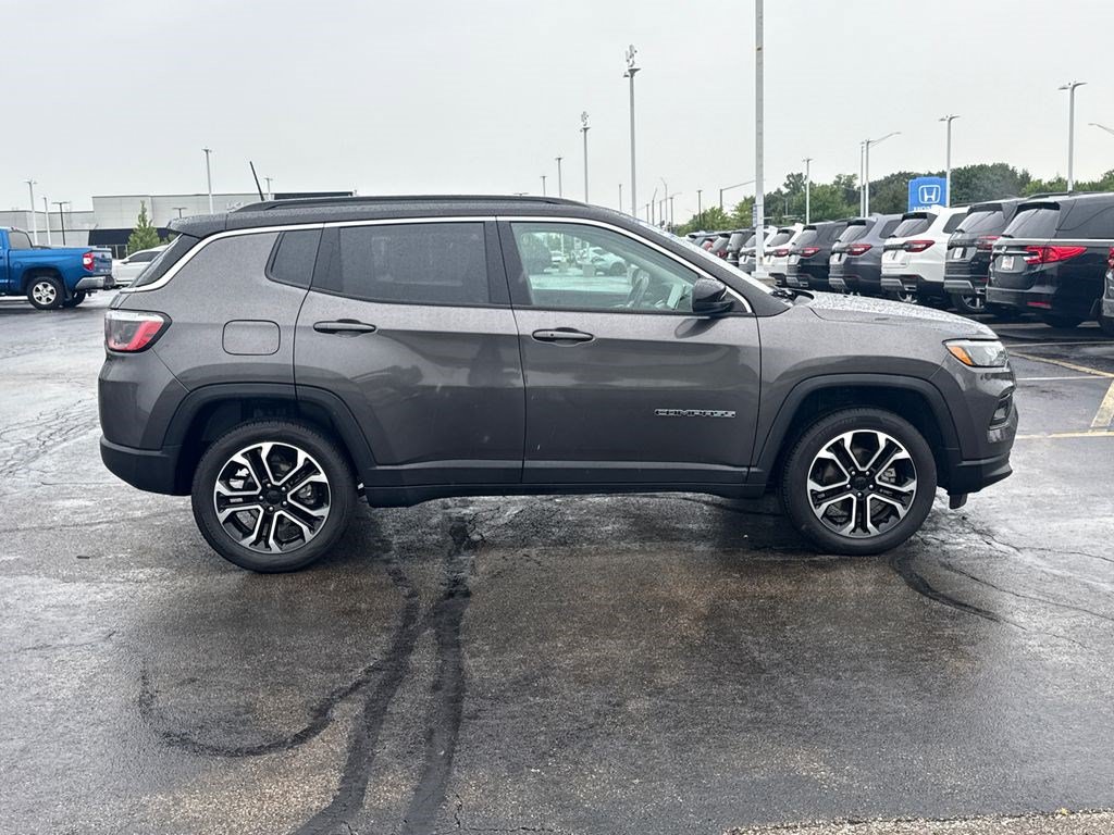 Used 2022 Jeep Compass Limited AWD/4WD image 12