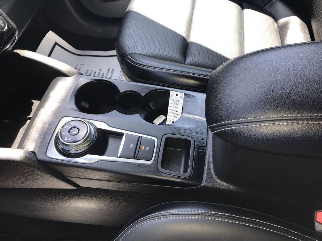 Used 2025 Ford Escape Platinum AWD/4WD image 20