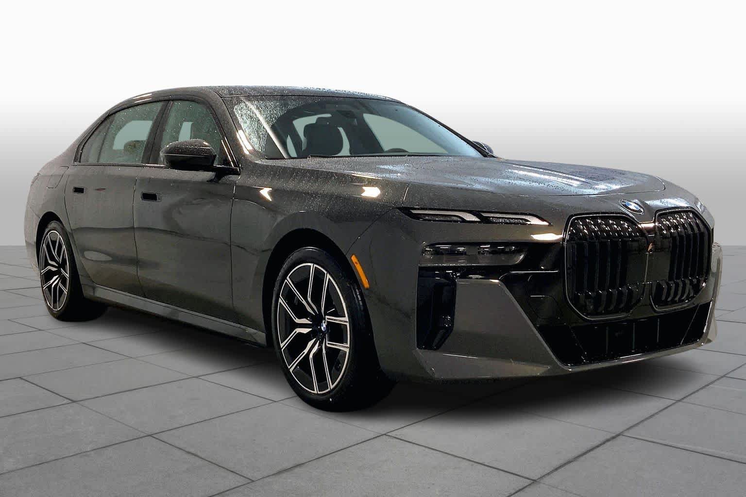 Used 2026 BMW 740i xDrive AWD/4WD image 2