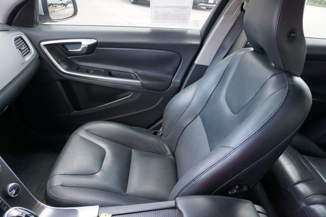 Used 2015 Volvo V60 T5 Premier image 24