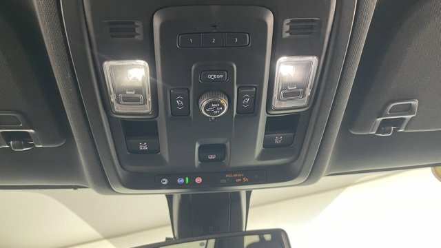 Used 2022 Chevrolet Suburban RST image 43