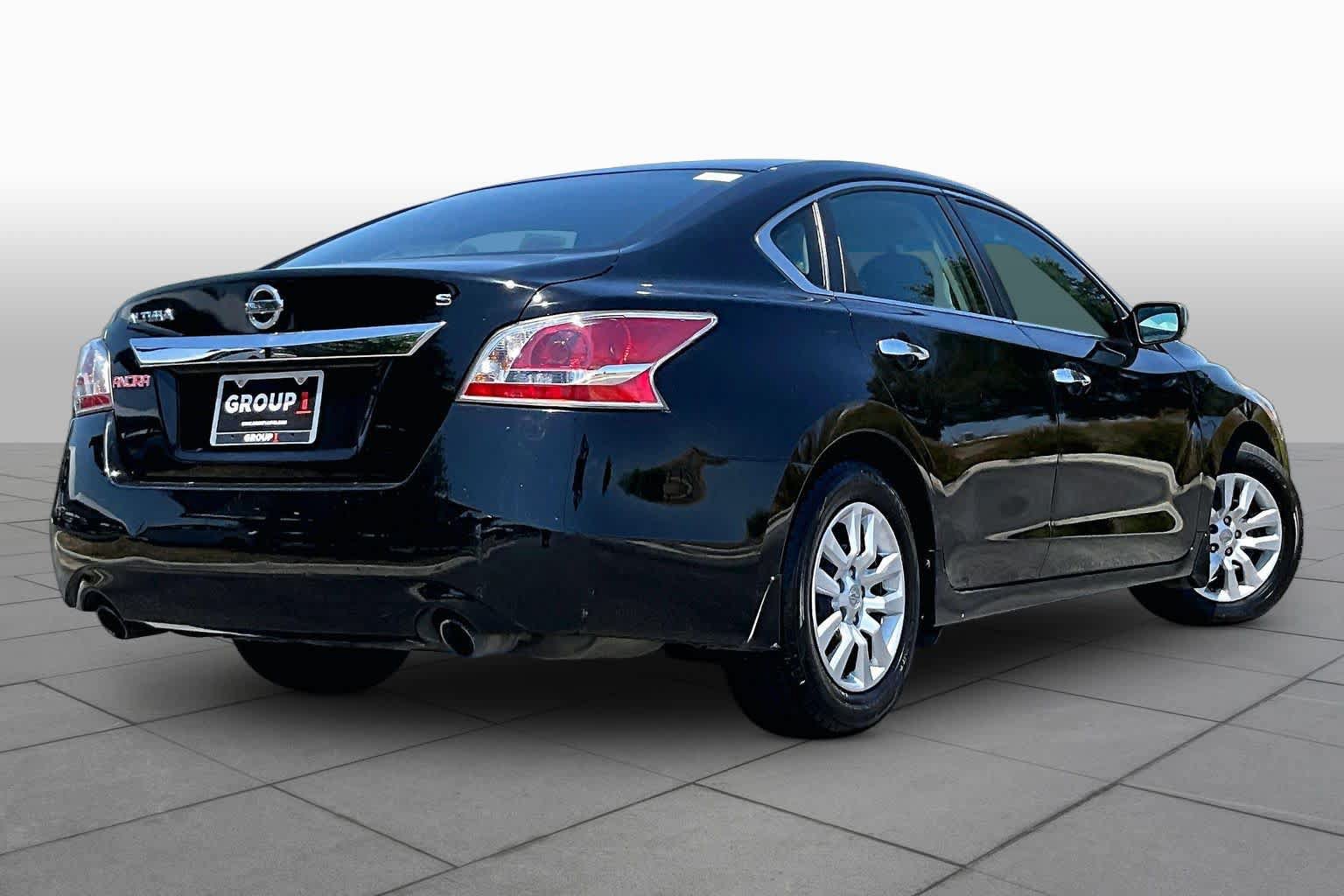 Used 2015 Nissan Altima 2.5 S w/ Power Driver Seat Package FWD image 13