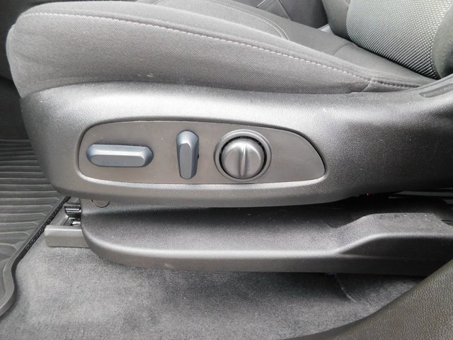 Used 2023 Chevrolet Traverse LT image 13