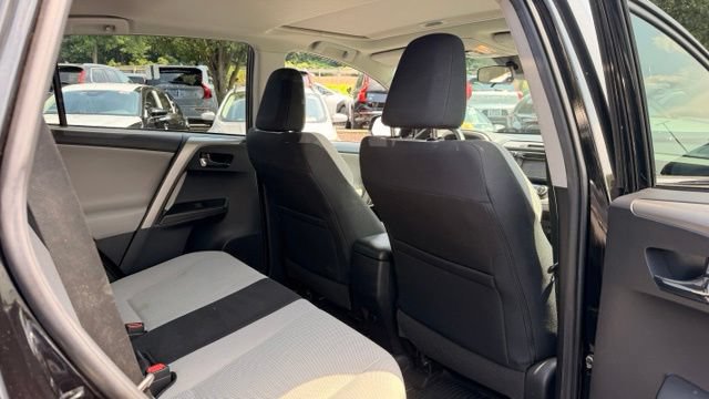 Used 2018 Toyota RAV4 XLE w/ Plus Extra Value Package AWD/4WD image 4