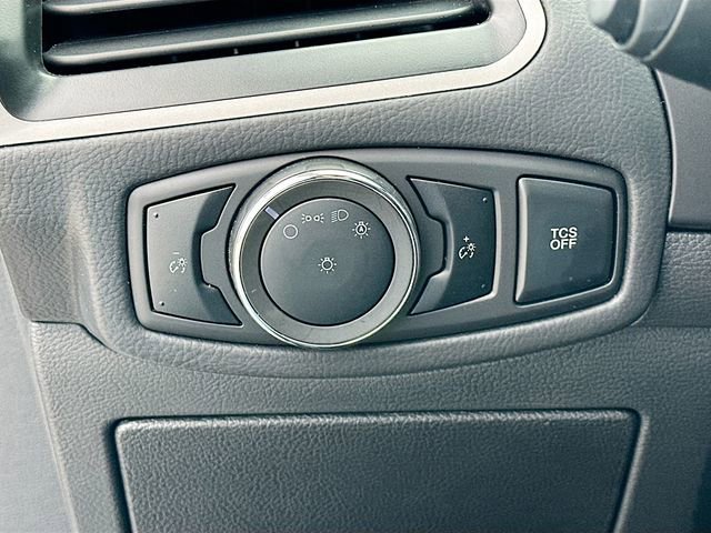 Used 2024 Ford Edge SE w/ Black Appearance Package image 10