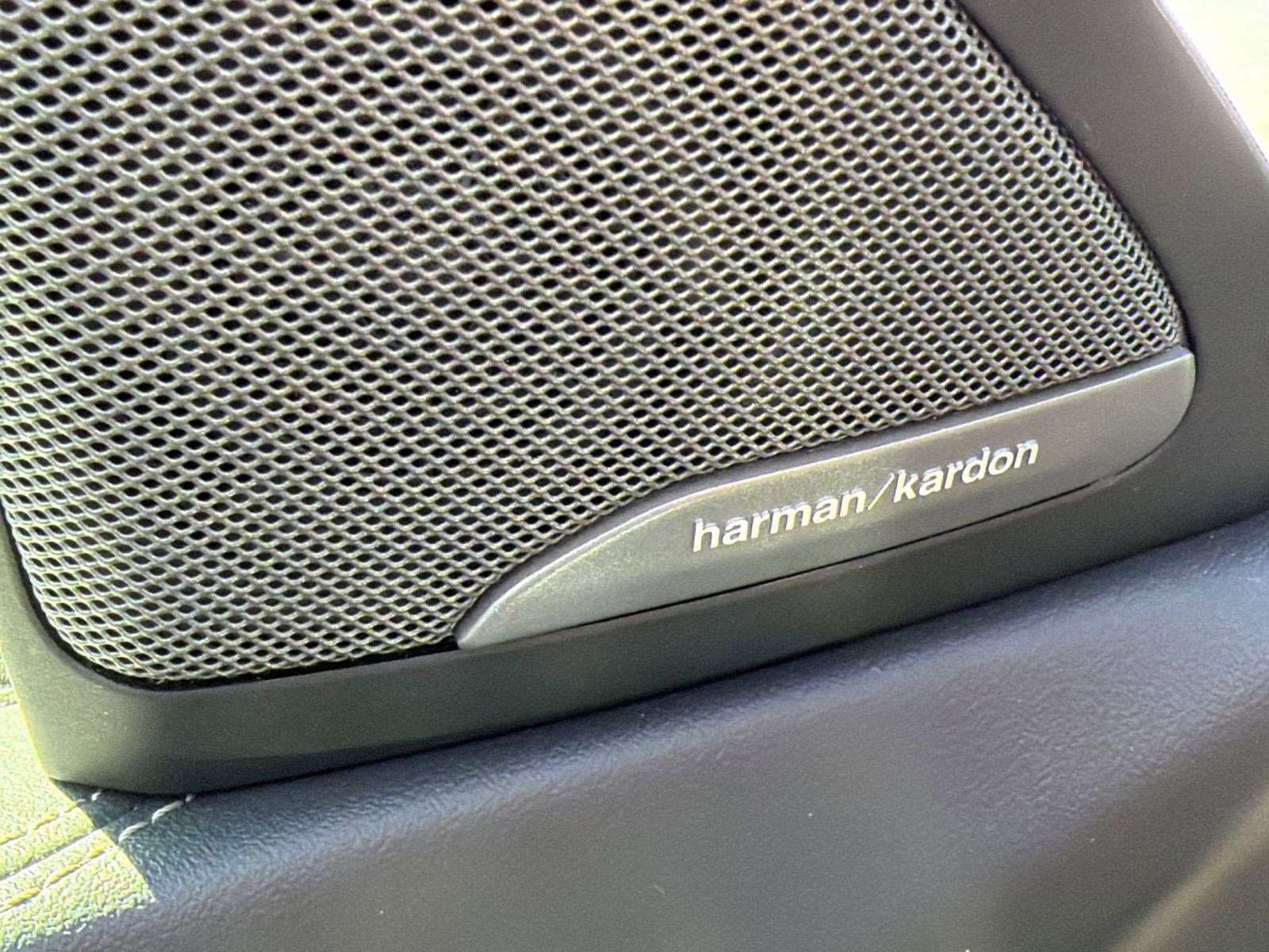 Certified 2025 BMW X6 xDrive40i image 21