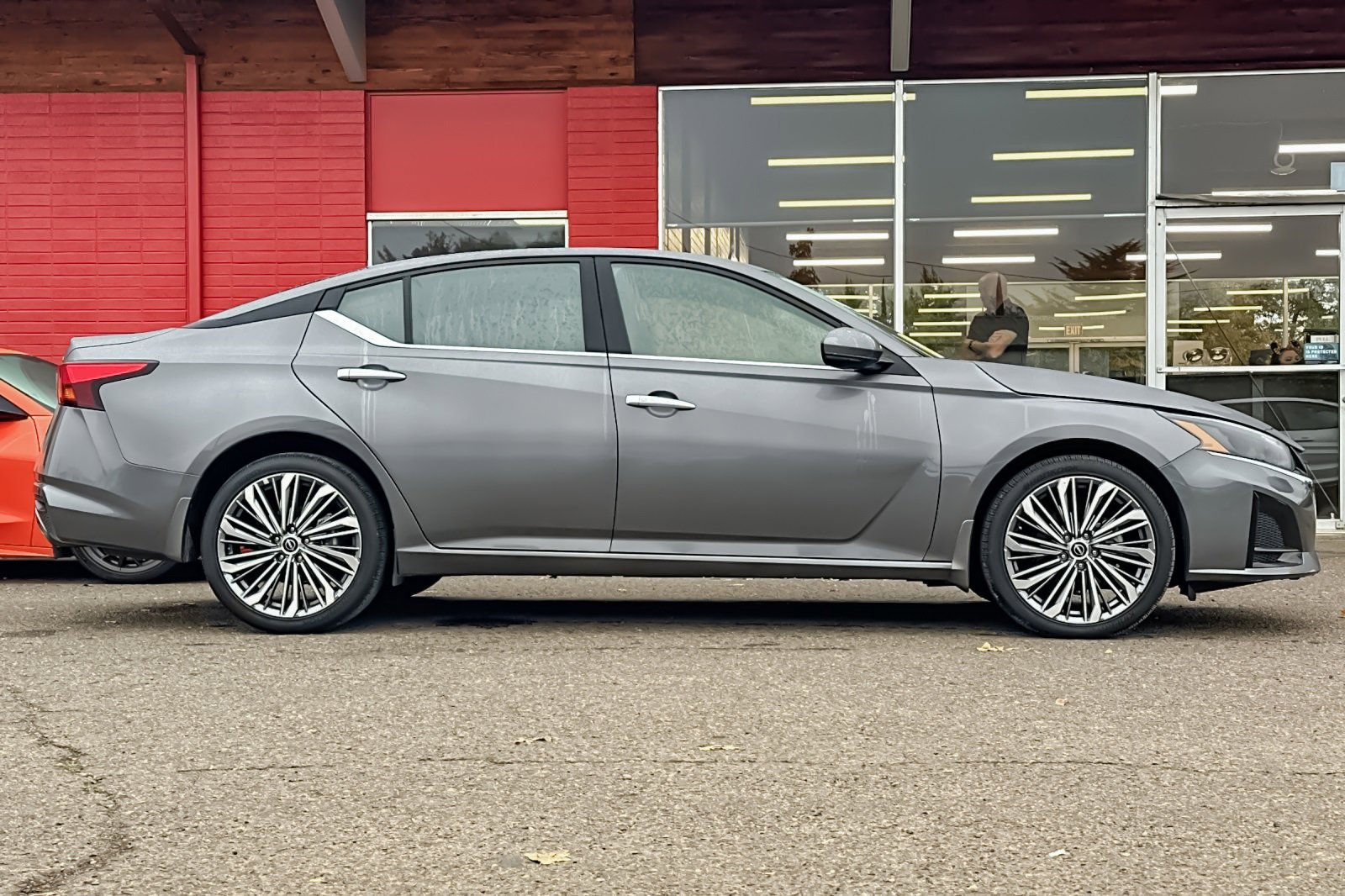 Used 2024 Nissan Altima 2.5 SL image 3