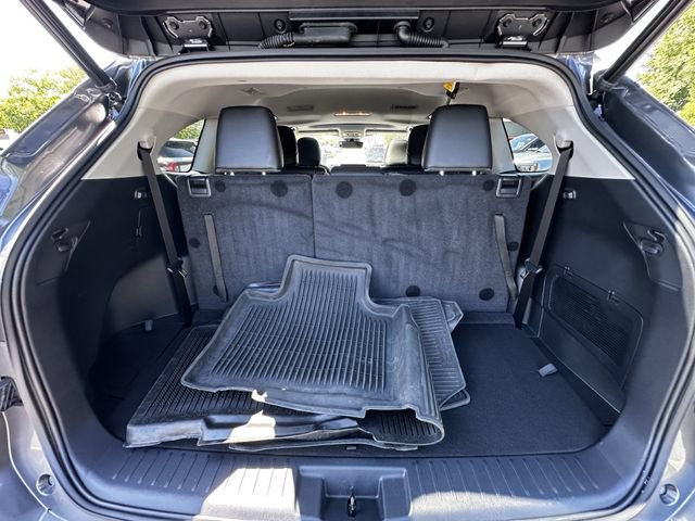 Used 2023 Toyota Highlander XLE AWD/4WD image 43