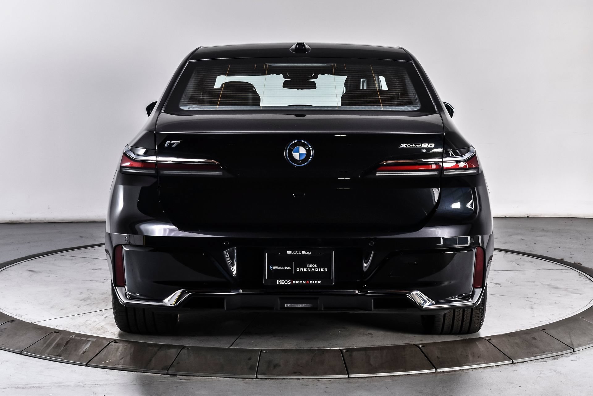 Used 2023 BMW i7 xDrive60 AWD/4WD image 5