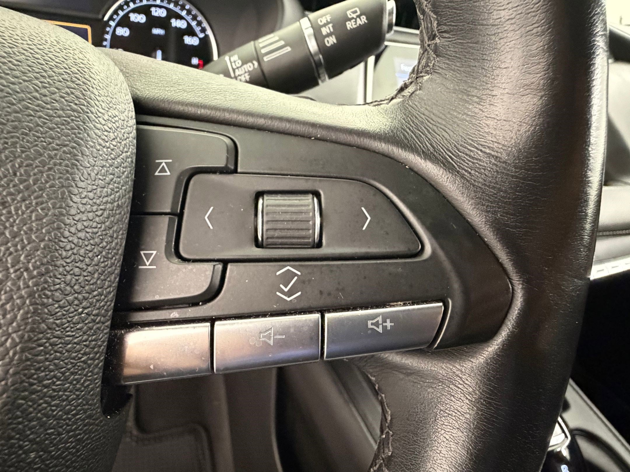 Used 2023 Cadillac XT4 Premium Luxury image 26