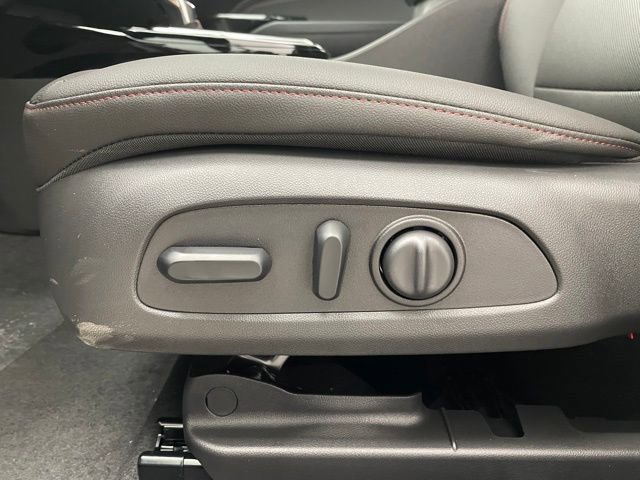 New 2026 Chevrolet Trax RS w/ Sunroof Package image 9