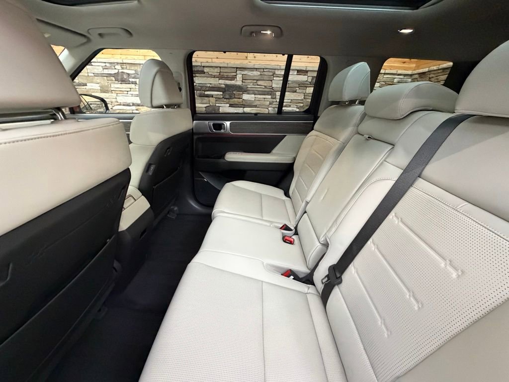 Certified 2025 Hyundai Santa Fe Limited image 29