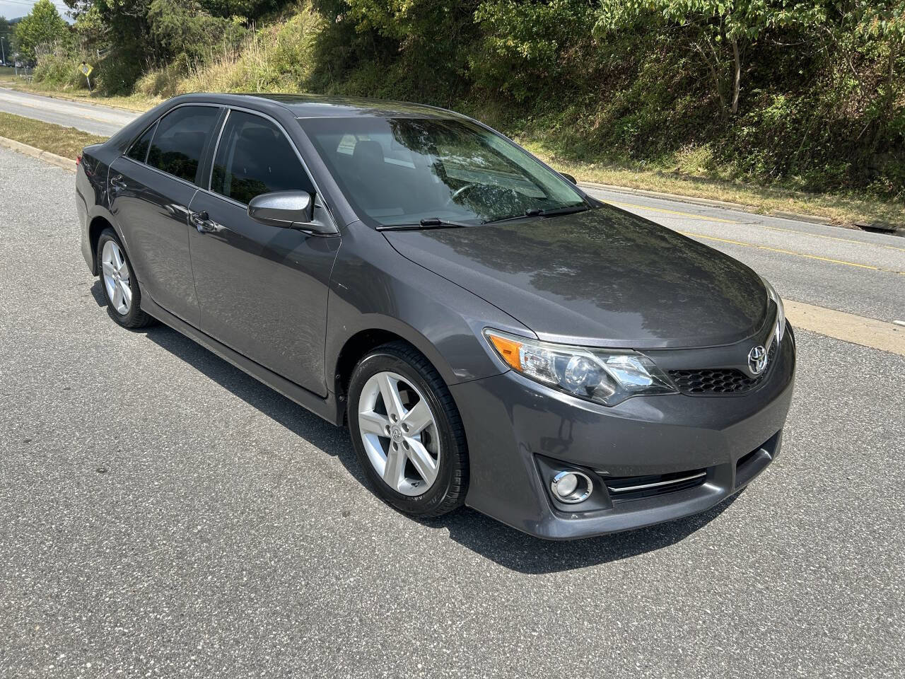 Used 2013 Toyota Camry SE image 8
