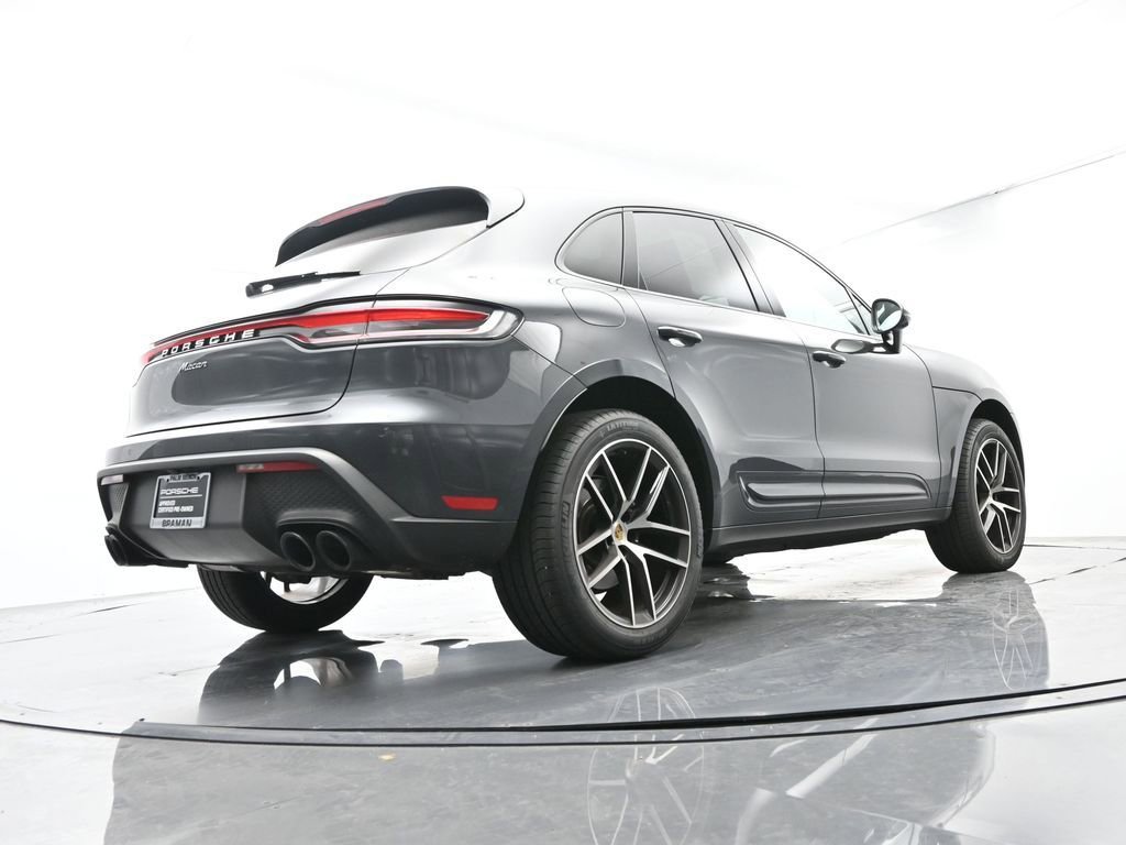 Certified 2023 Porsche Macan AWD/4WD image 48