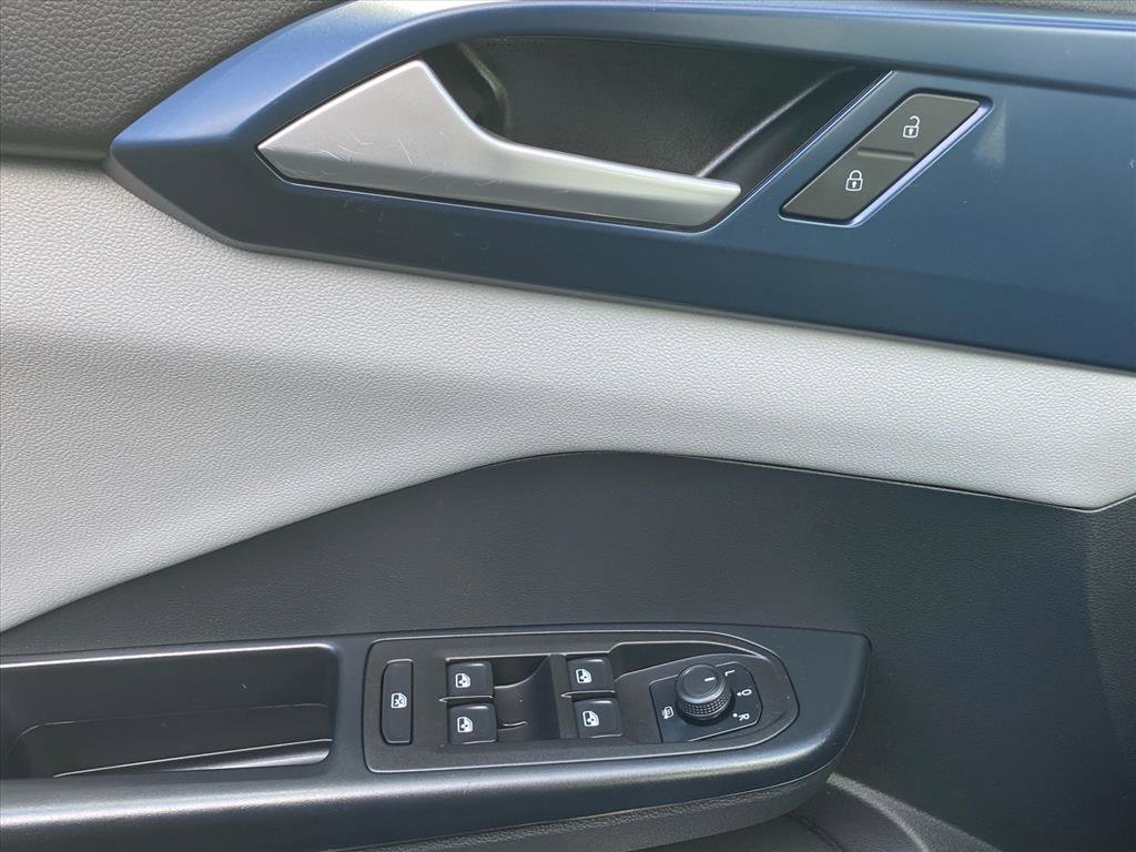 Certified 2023 Volkswagen Taos SE w/ Black Wheel Package image 20