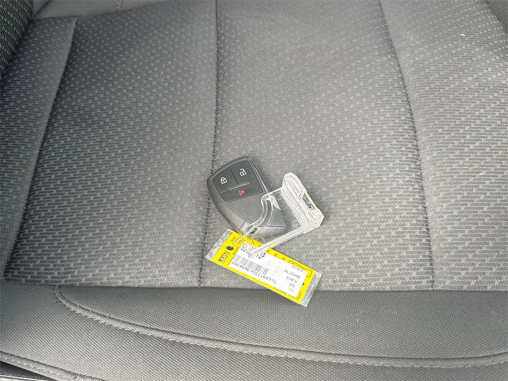 Used 2025 Chevrolet Silverado 2500 Custom image 33