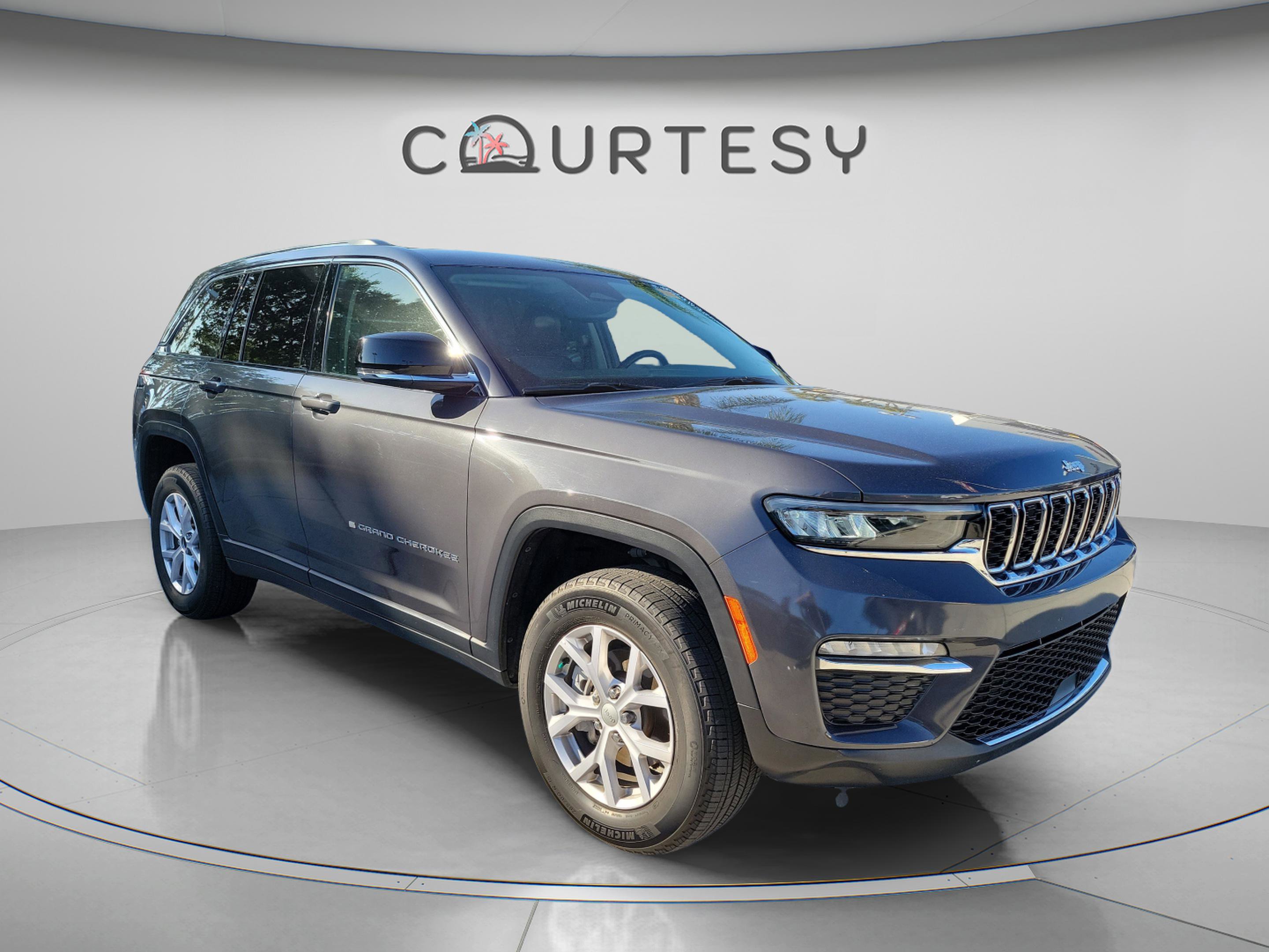Used 2022 Jeep Grand Cherokee Limited RWD image 4