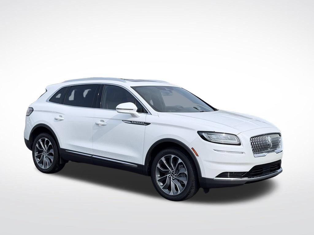 Used 2023 Lincoln Nautilus Reserve AWD/4WD image 4