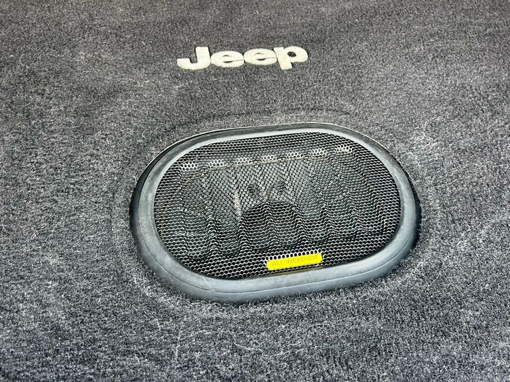 Used 2017 Jeep Wrangler Unlimited Rubicon AWD/4WD image 24
