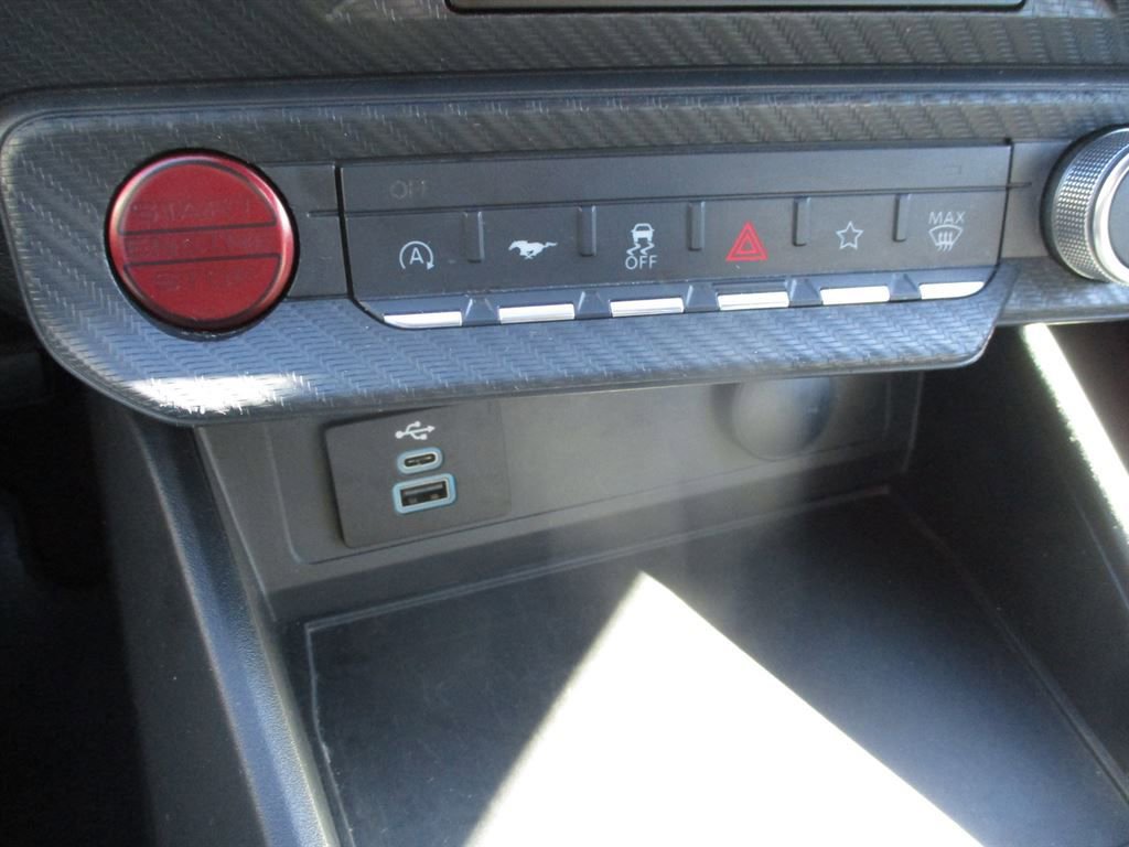 Used 2024 Ford Mustang Convertible image 10