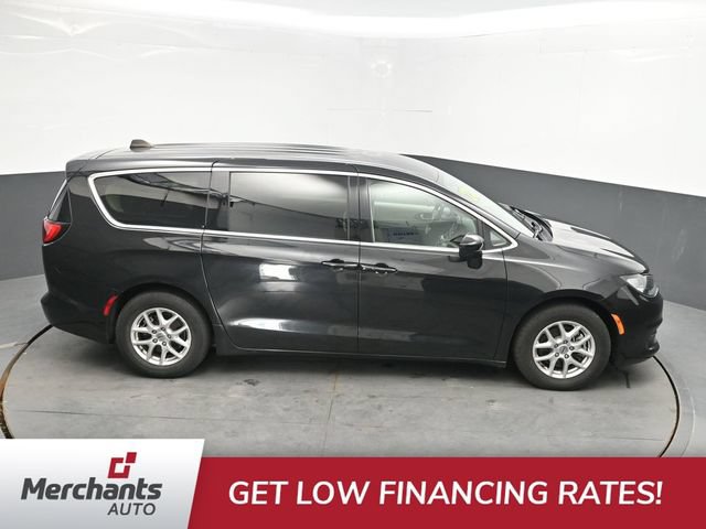 Used 2023 Chrysler Voyager LX FWD image 30