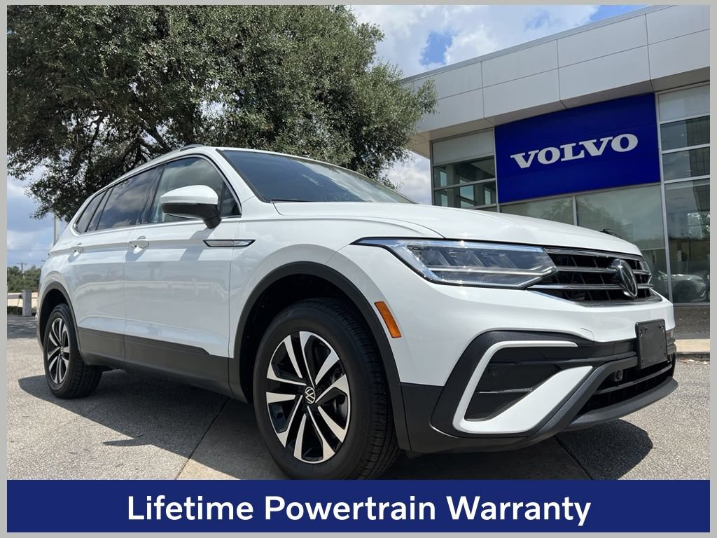 Used 2024 Volkswagen Tiguan SE w/ Panoramic Sunroof Package AWD/4WD image 1
