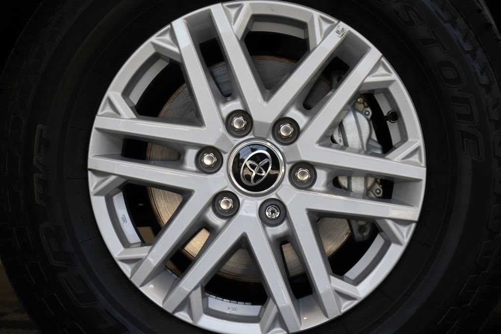 Used 2024 Toyota Tundra SR5 AWD/4WD image 10