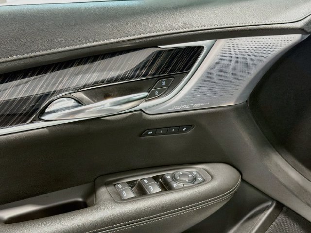 Certified 2024 Cadillac XT6 Premium Luxury w/ LPO, Floor Liner Package AWD/4WD image 16