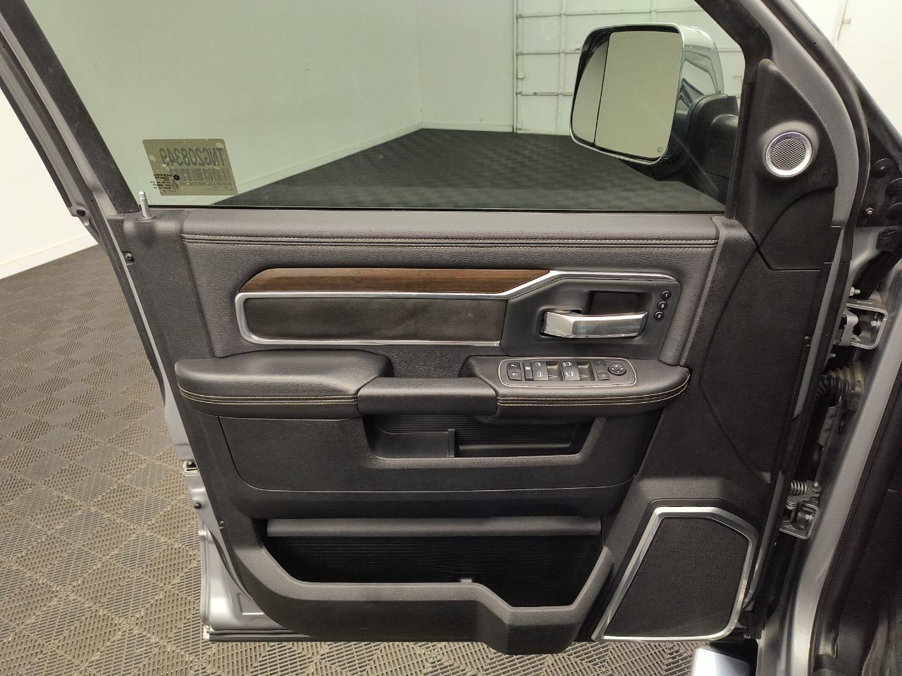 Used 2022 RAM 3500 Laramie AWD/4WD image 14