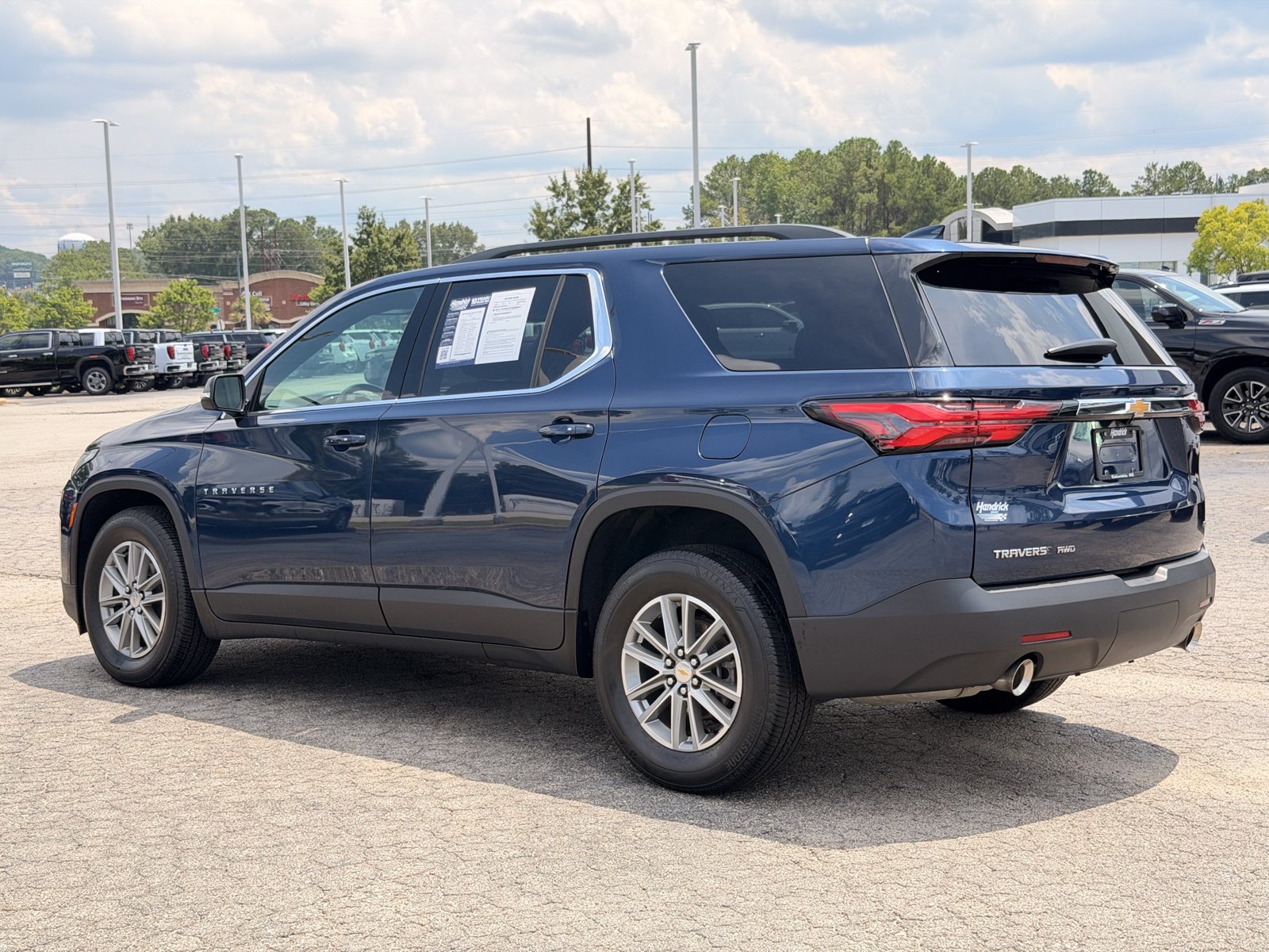 Used 2023 Chevrolet Traverse LT AWD/4WD image 10