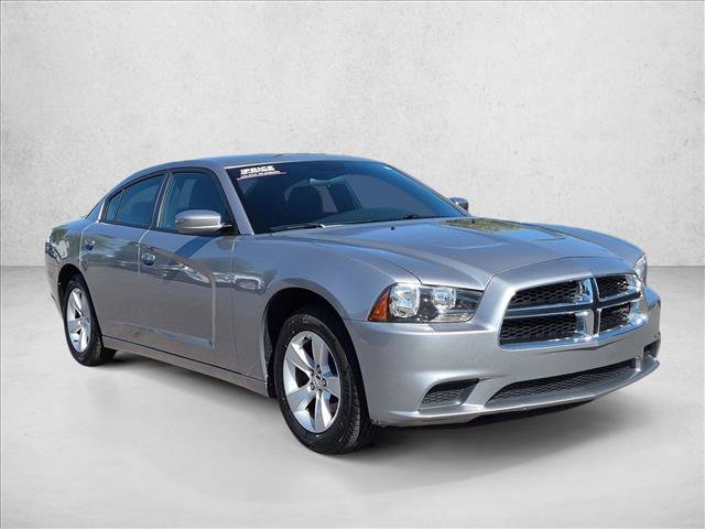 Used 2014 Dodge Charger SE RWD image 3