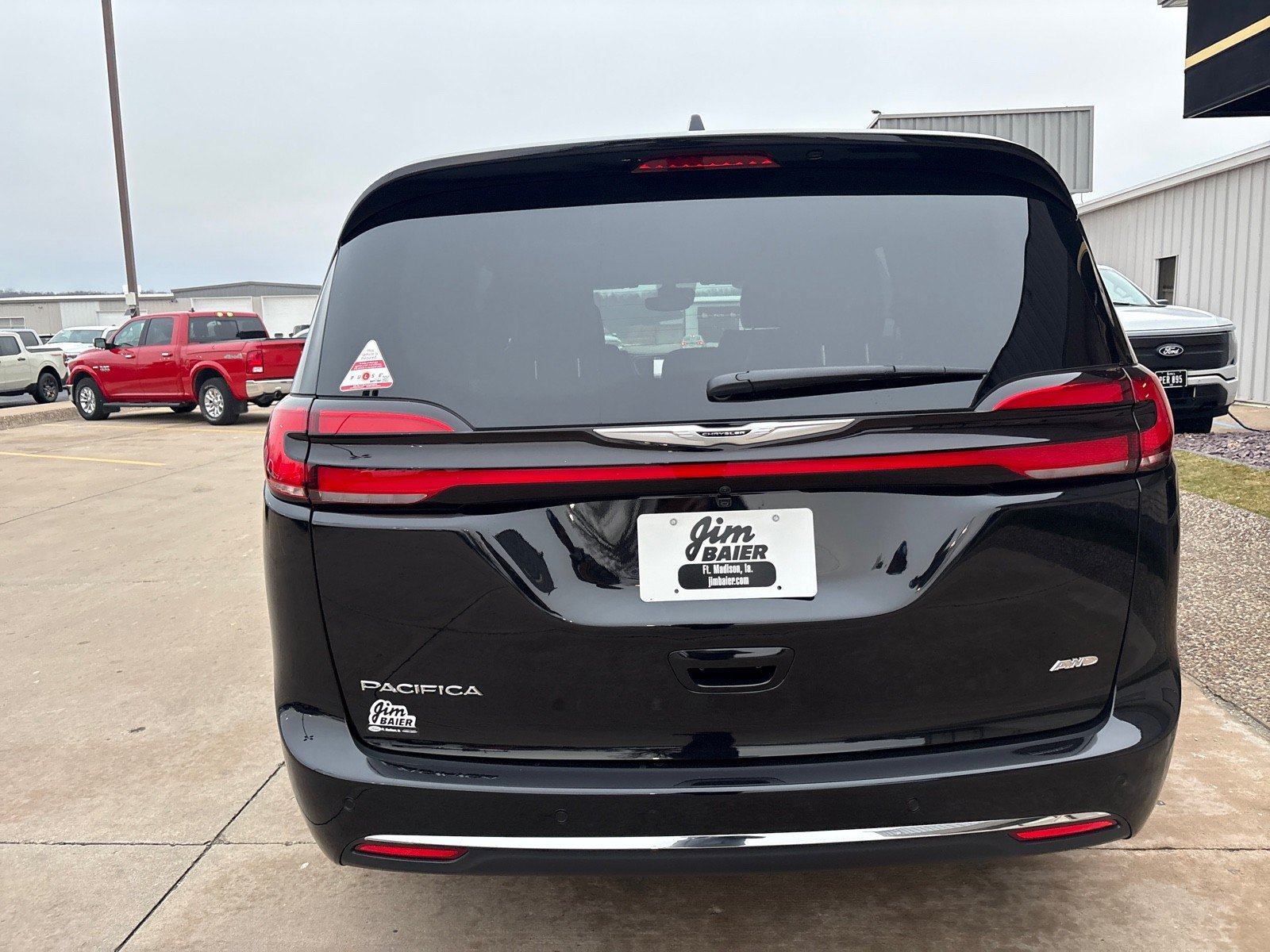 New 2026 Chrysler Pacifica Select AWD/4WD image 10