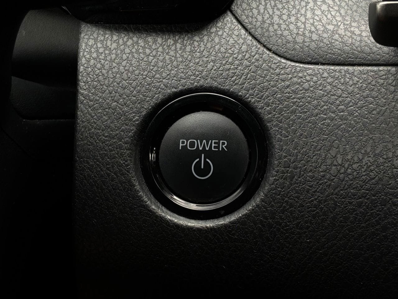 Used 2025 Toyota Camry SE FWD image 30
