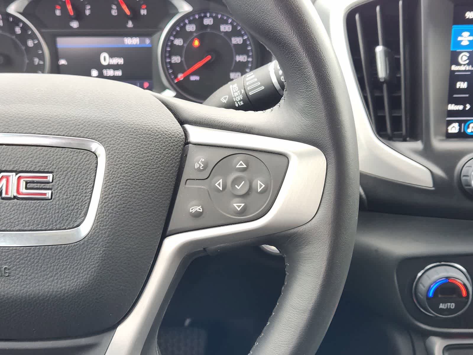 Used 2022 GMC Terrain SLT w/ Tech Package FWD image 27