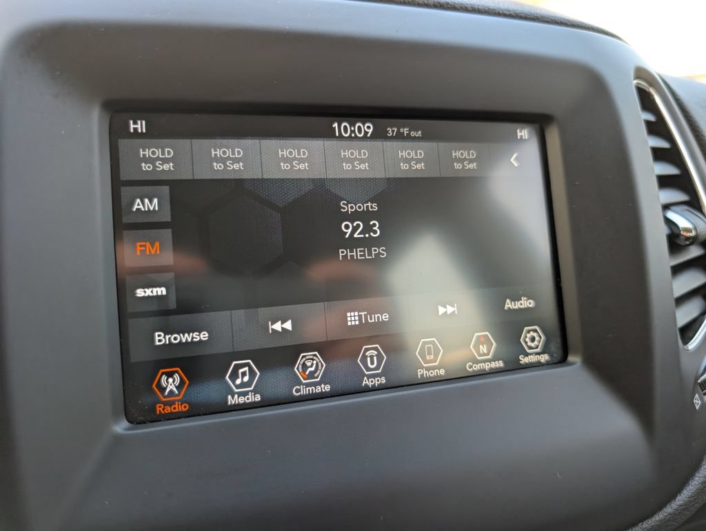 Used 2019 Jeep Compass Latitude AWD/4WD image 25