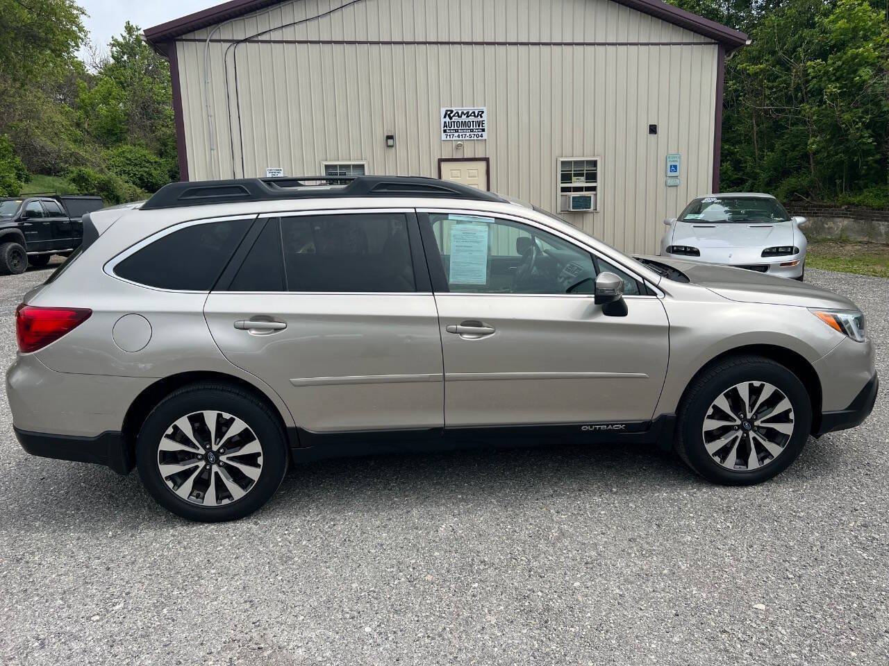 Used 2016 Subaru Outback 2.5i Limited AWD/4WD image 11