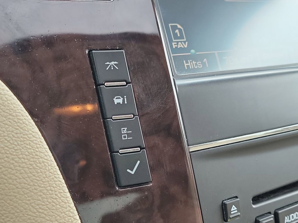 Used 2011 Cadillac Escalade Luxury AWD/4WD image 32