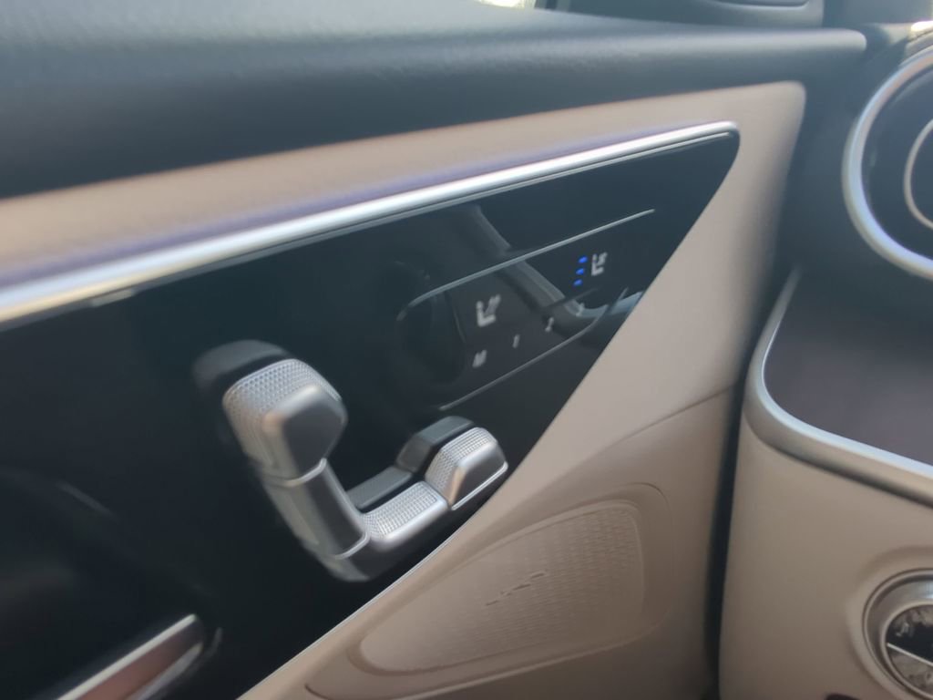 New 2025 Mercedes-Benz C 300 Sedan image 11