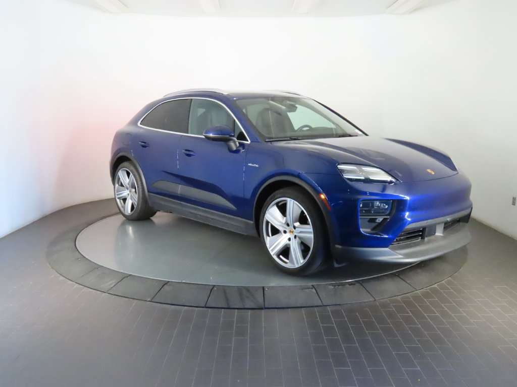 Certified 2024 Porsche Macan 4 Electric AWD/4WD image 9